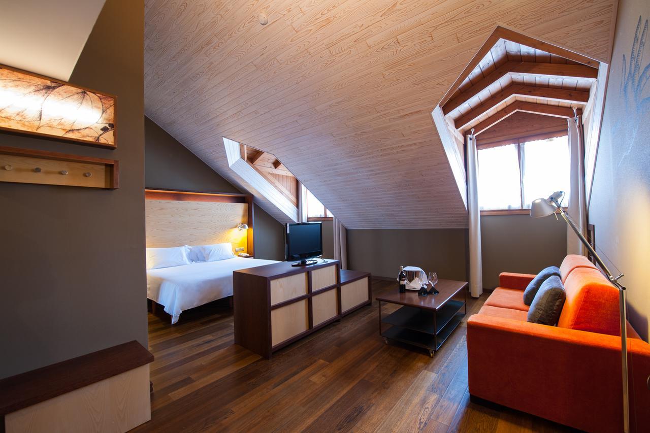 Junior Suite,641061390:JPEG