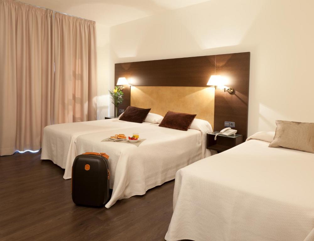 Triple Room,64286062:JPEG