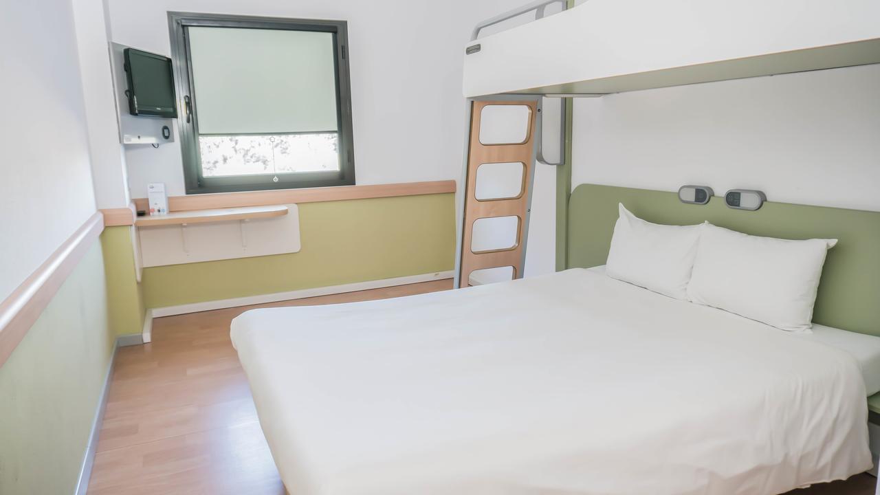 Triple Room,683352981:JPEG