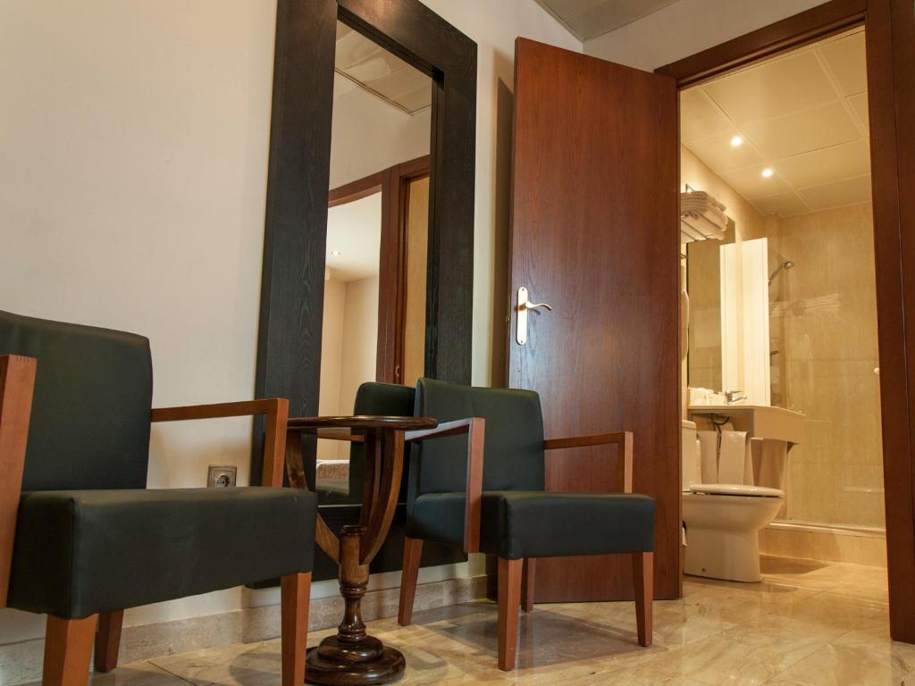 Triple Room,64543699: