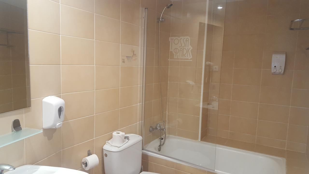 One-Bedroom Apartment Balcony,645480051:JPEG