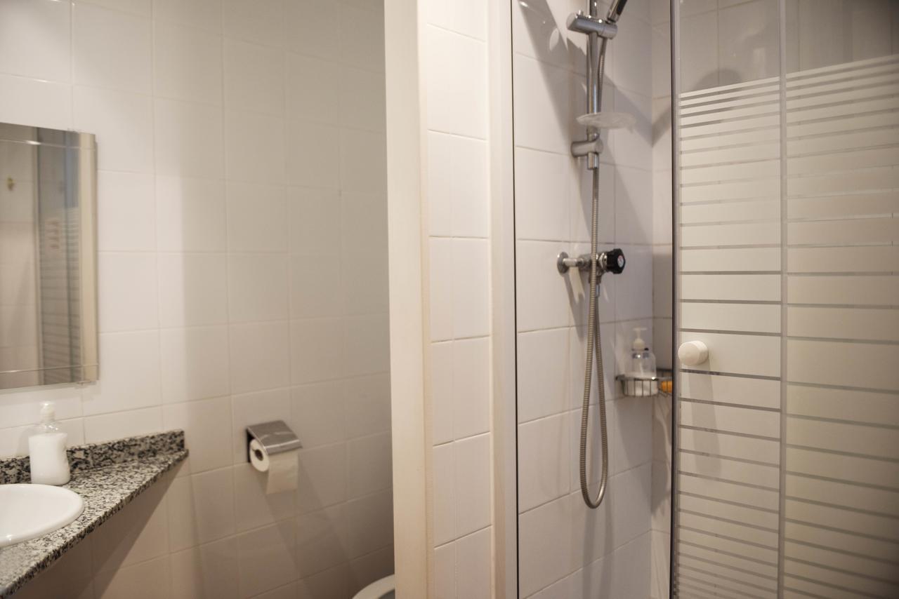 Studio/Suite Triple with Private Bathroom,728613334:JPEG