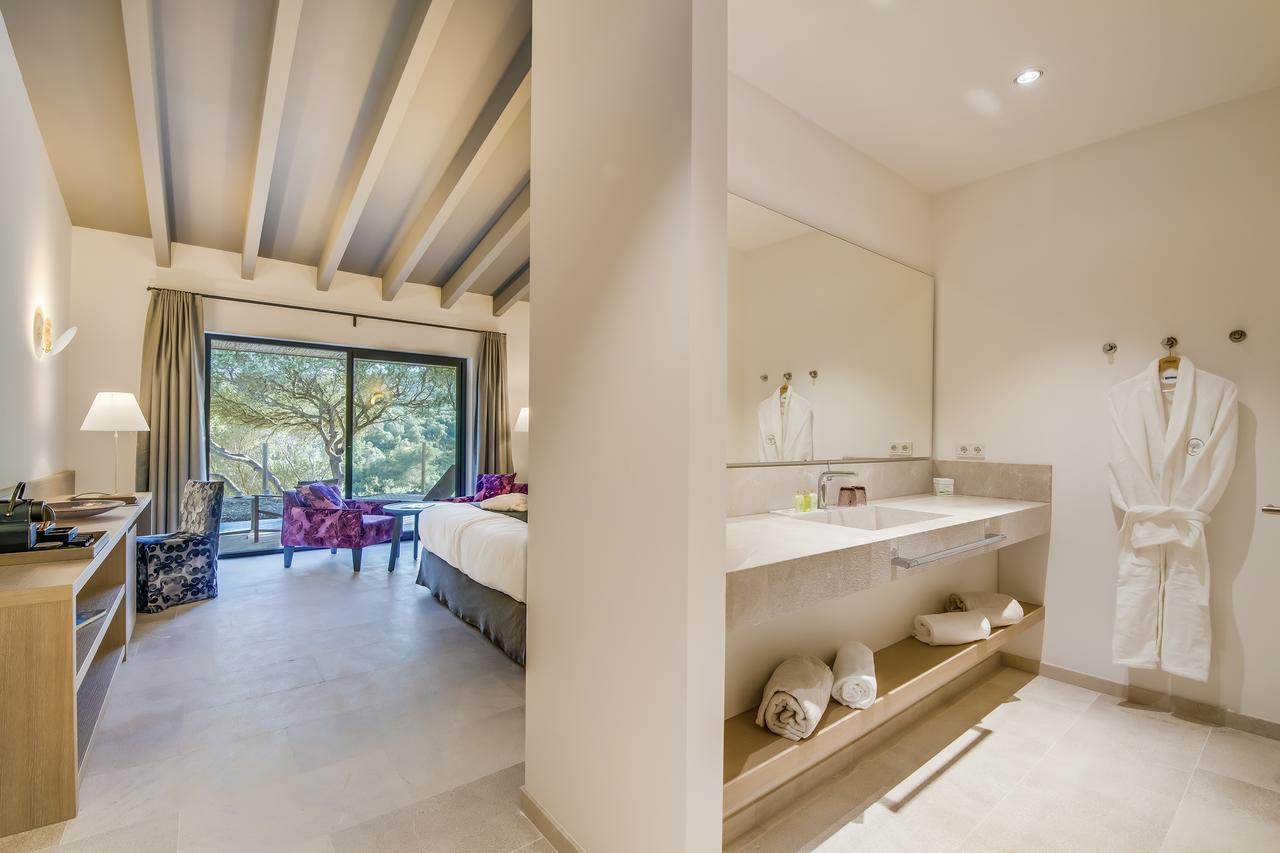 King Room Roll Shower Disability Access