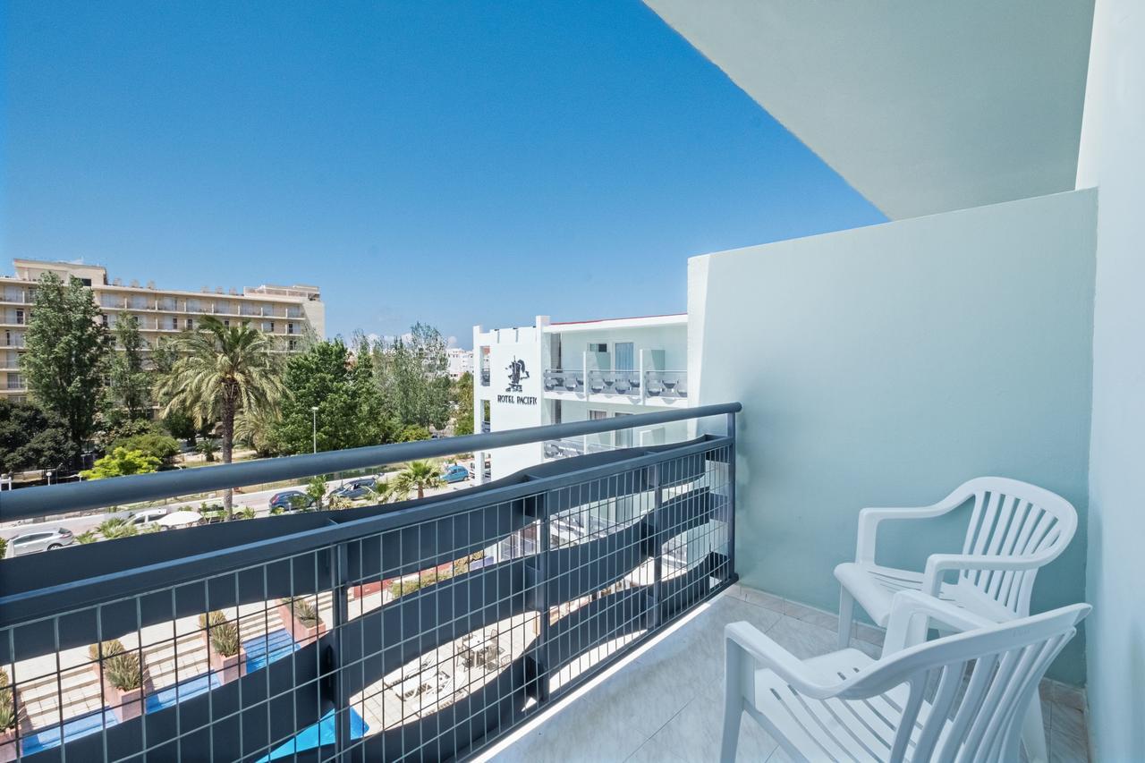 Double Room with Pool View,944712535:JPEG