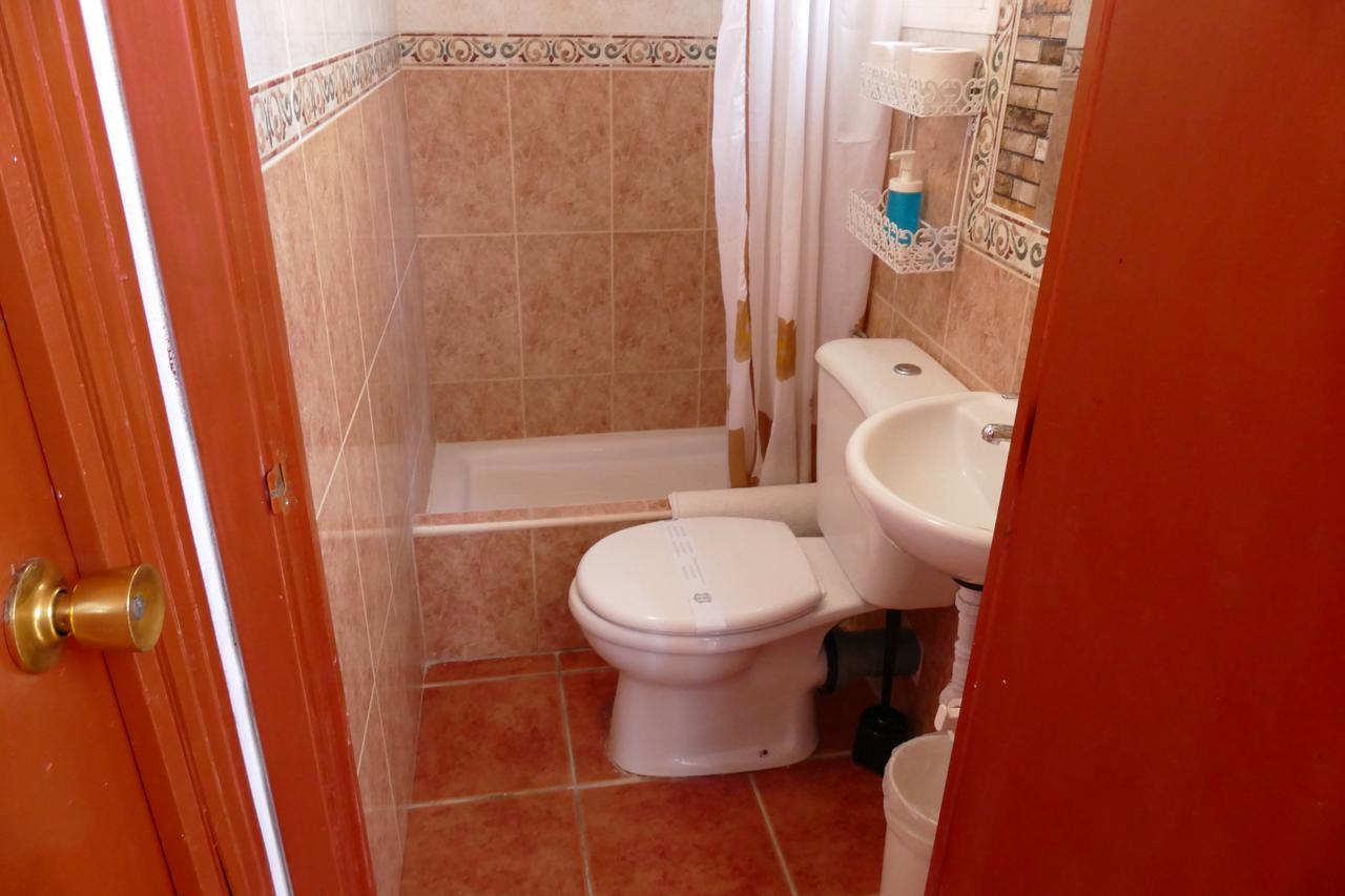 Single Room Shared Shower Toilet,664647975:JPEG