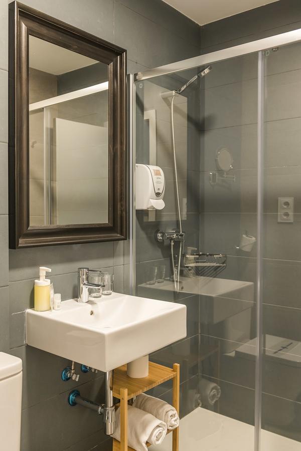 Double Room with Balcony,666127287:JPEG