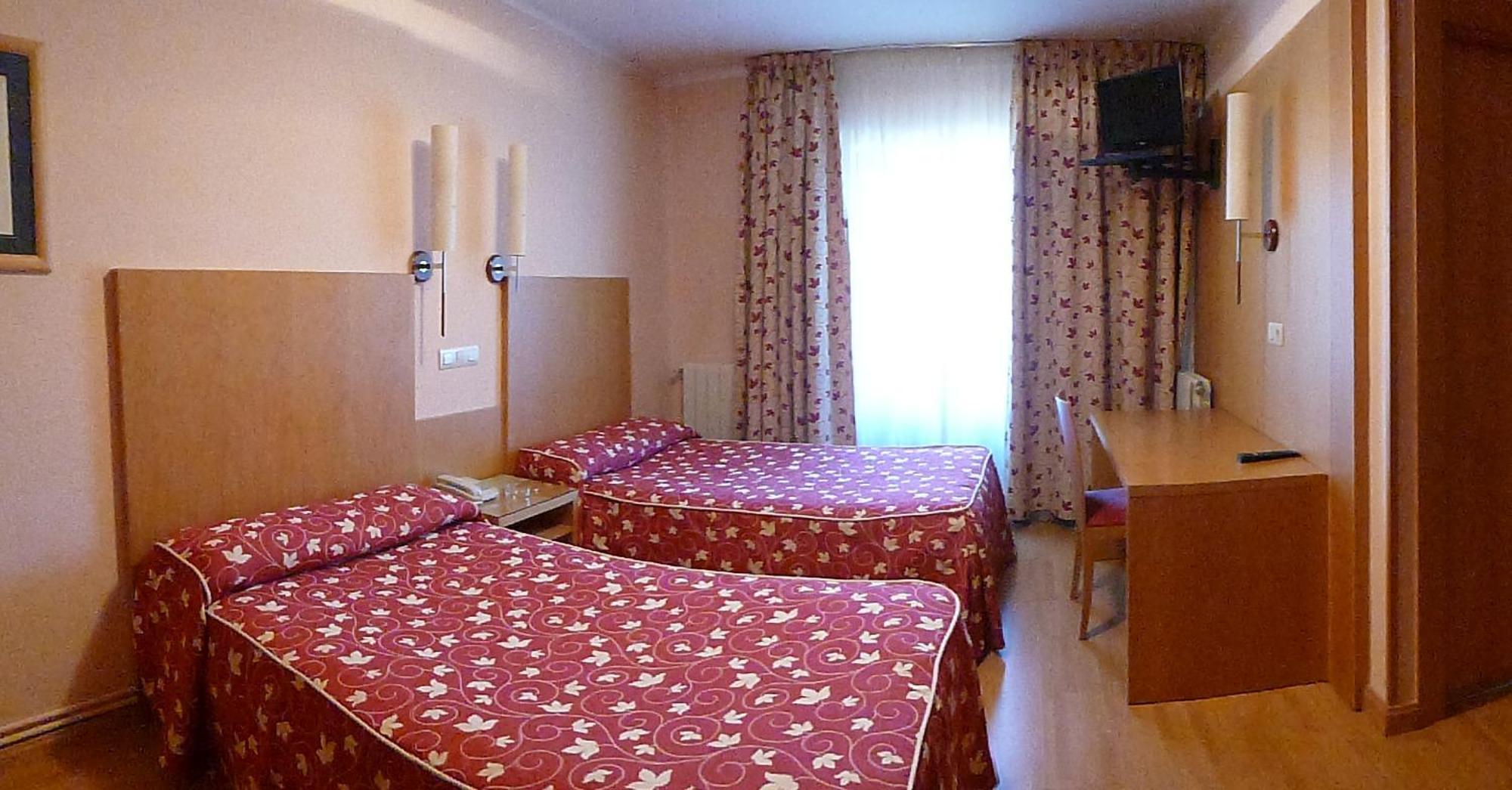 Double or Twin Room,1207925860:JPEG