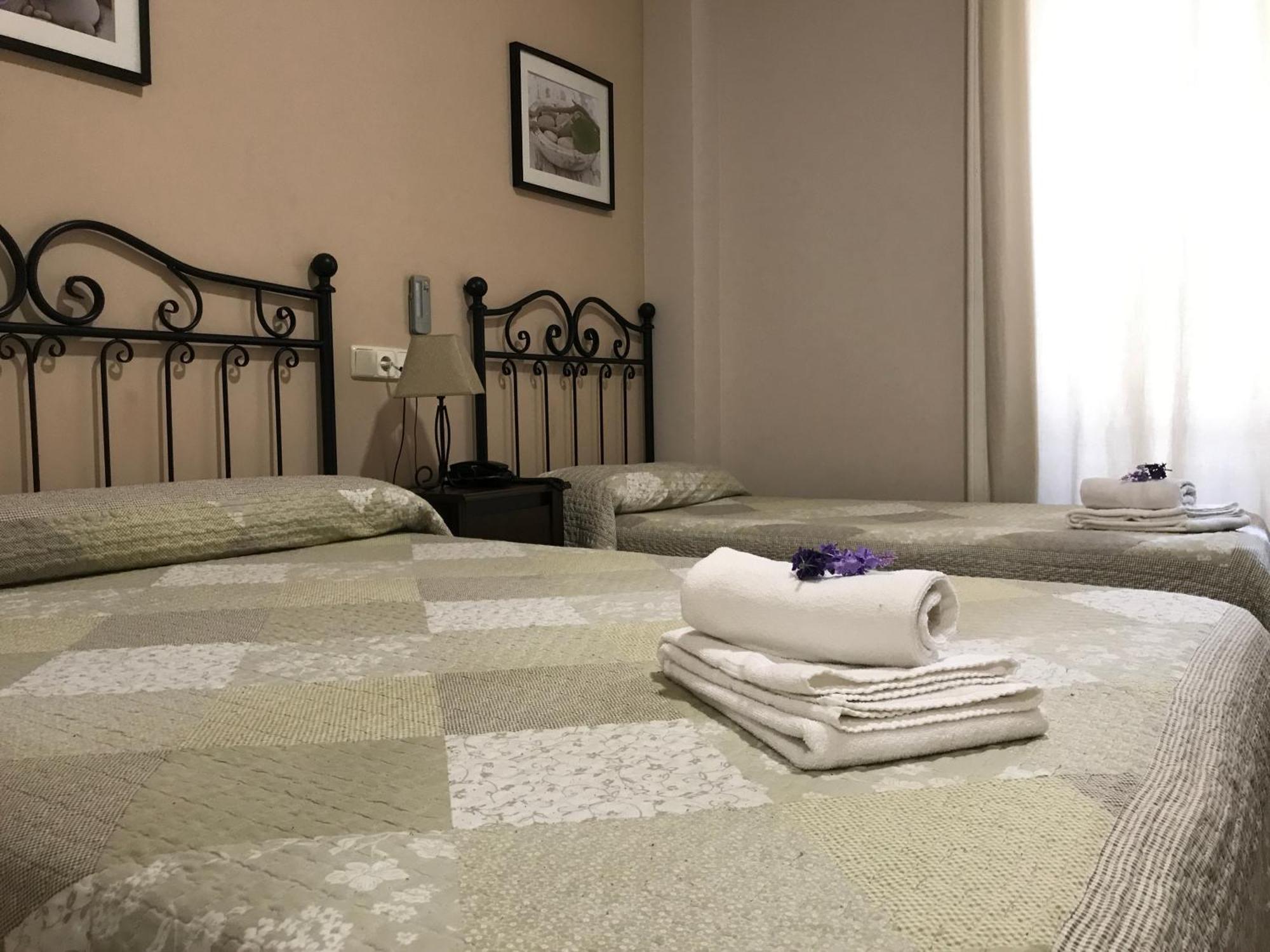 Triple Room,686725653:JPEG