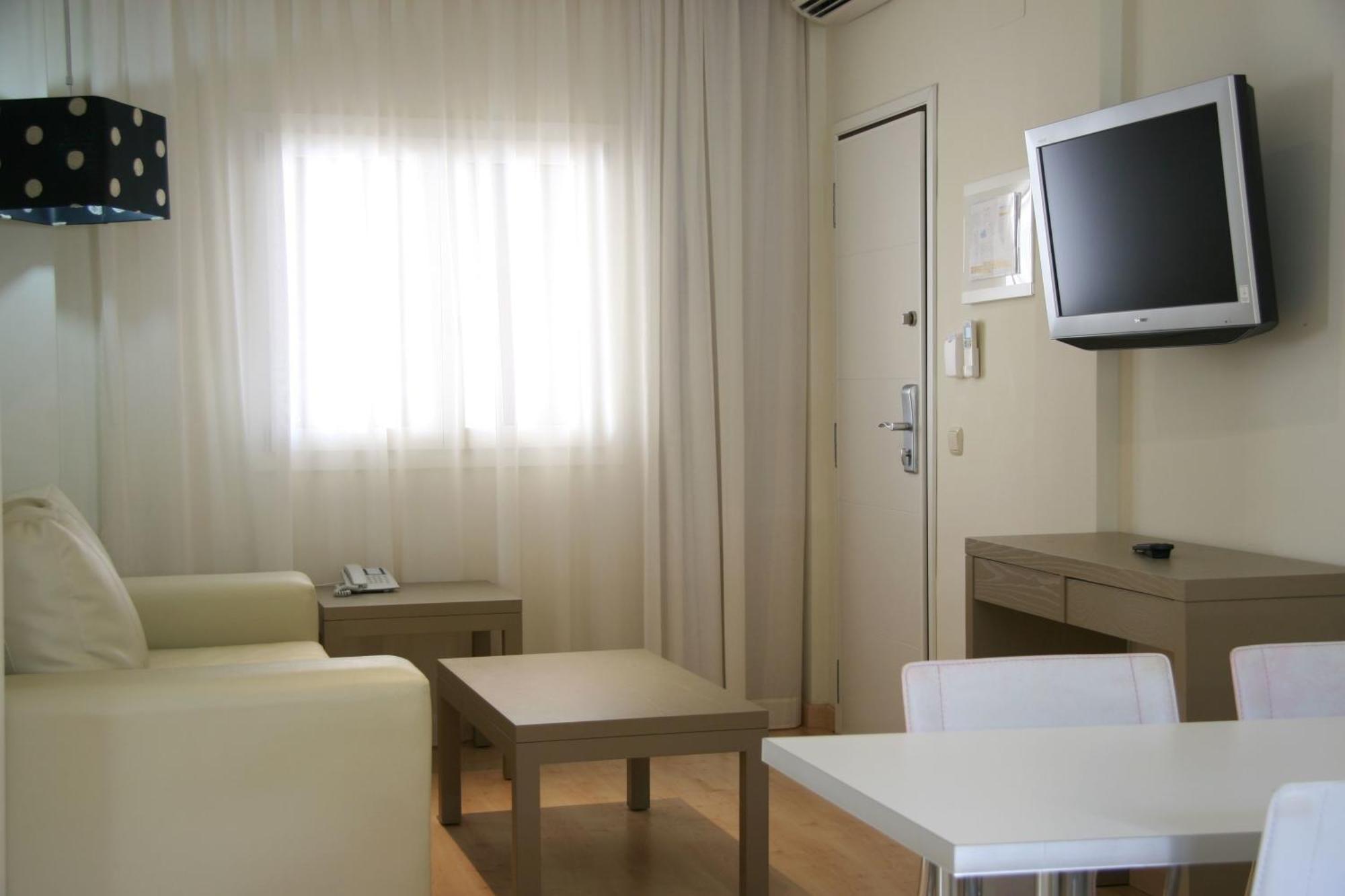 One-Bedroom Apartment (2 - 3 Adults),1251139780:JPEG