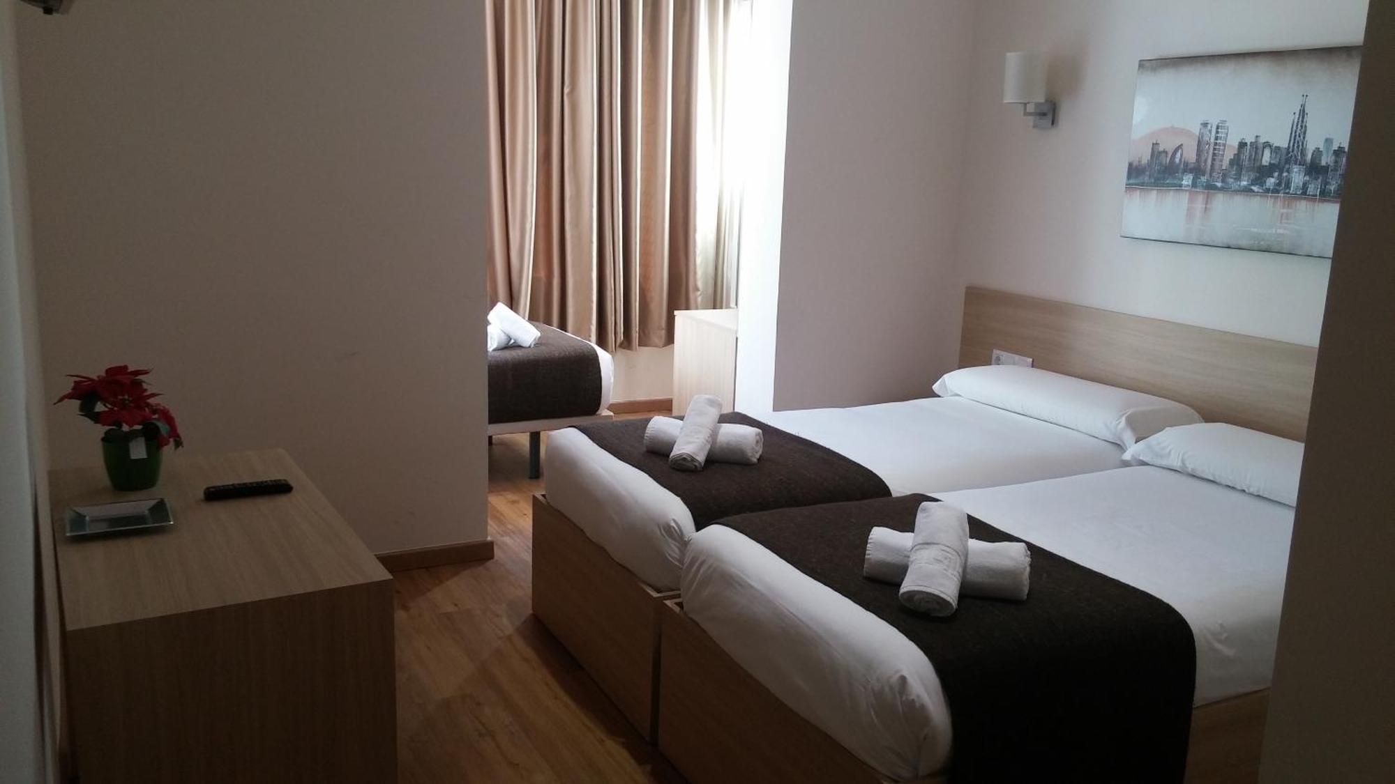 Double Room with Extra Bed,690806682:JPEG