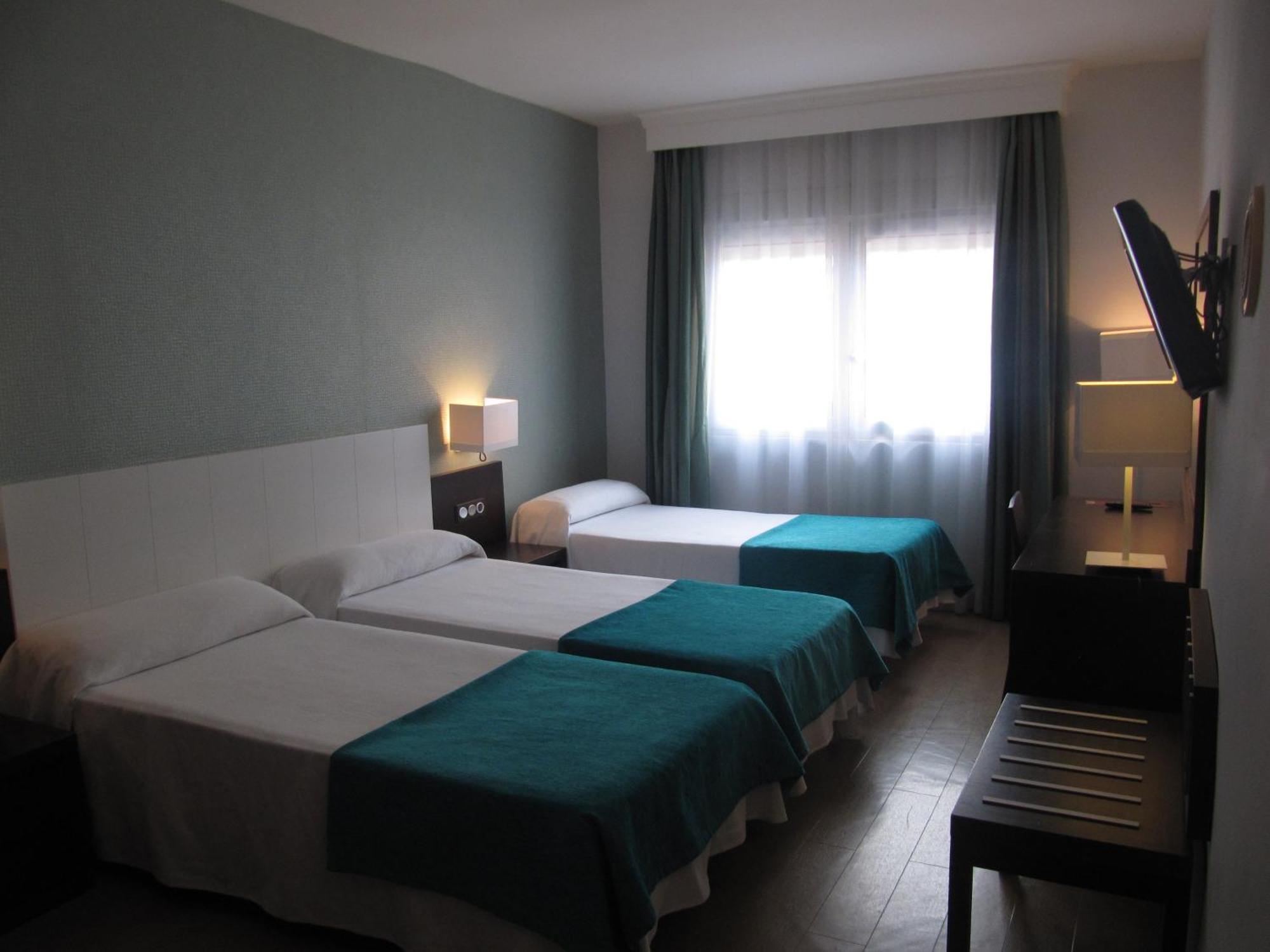 Double Room with Extra Bed,693076824:JPEG