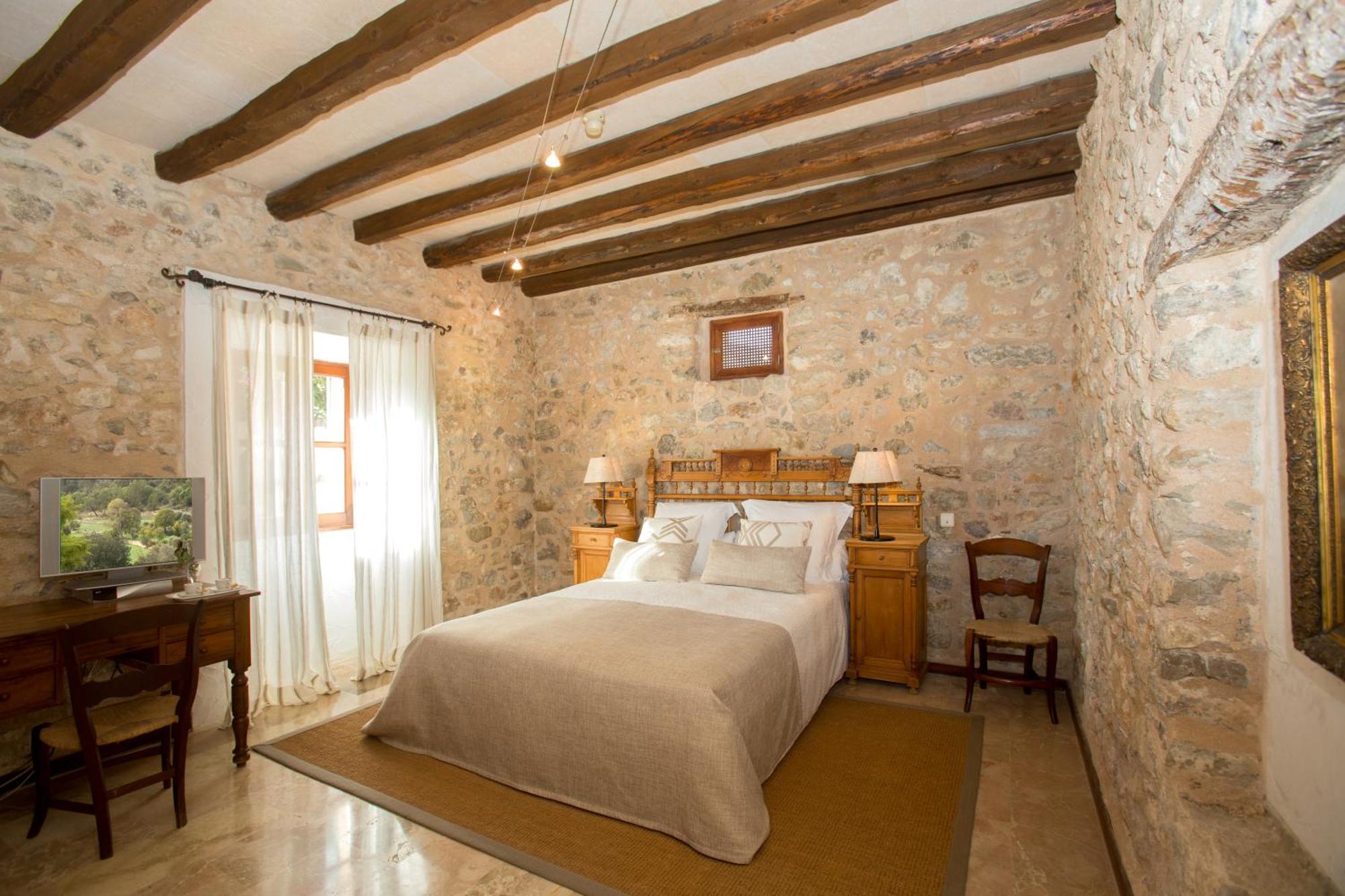 Double Room,943393306:JPEG
