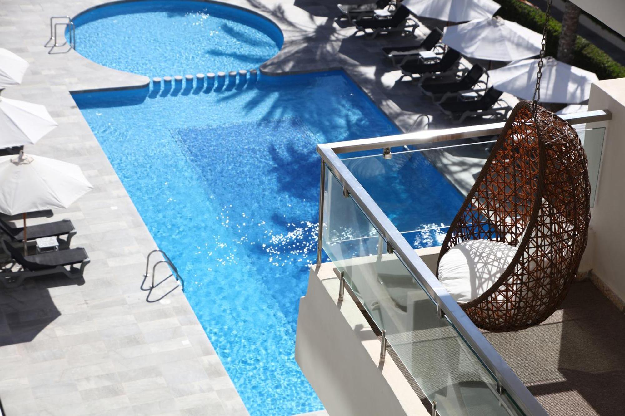 Twin Room with Balcony and side Sea View,1664652030:JPEG