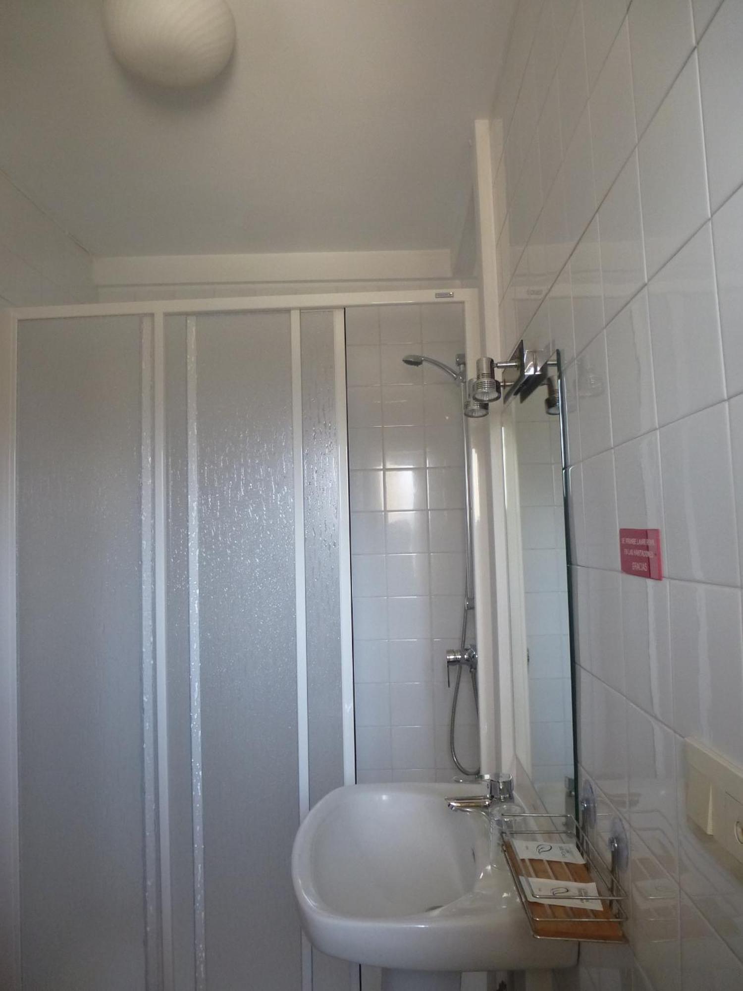 Single Room Private Bathroom