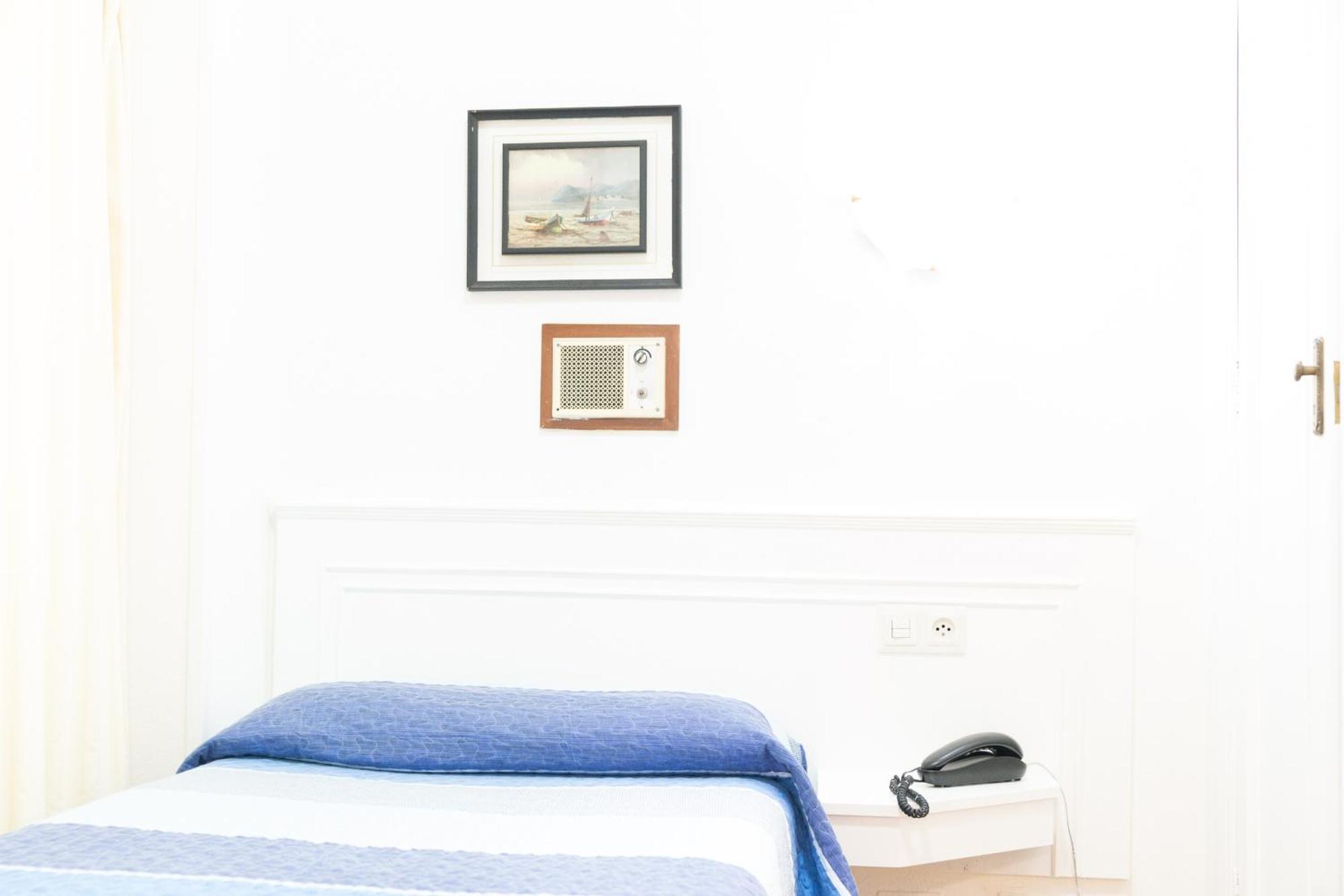 Single Room Private Bathroom