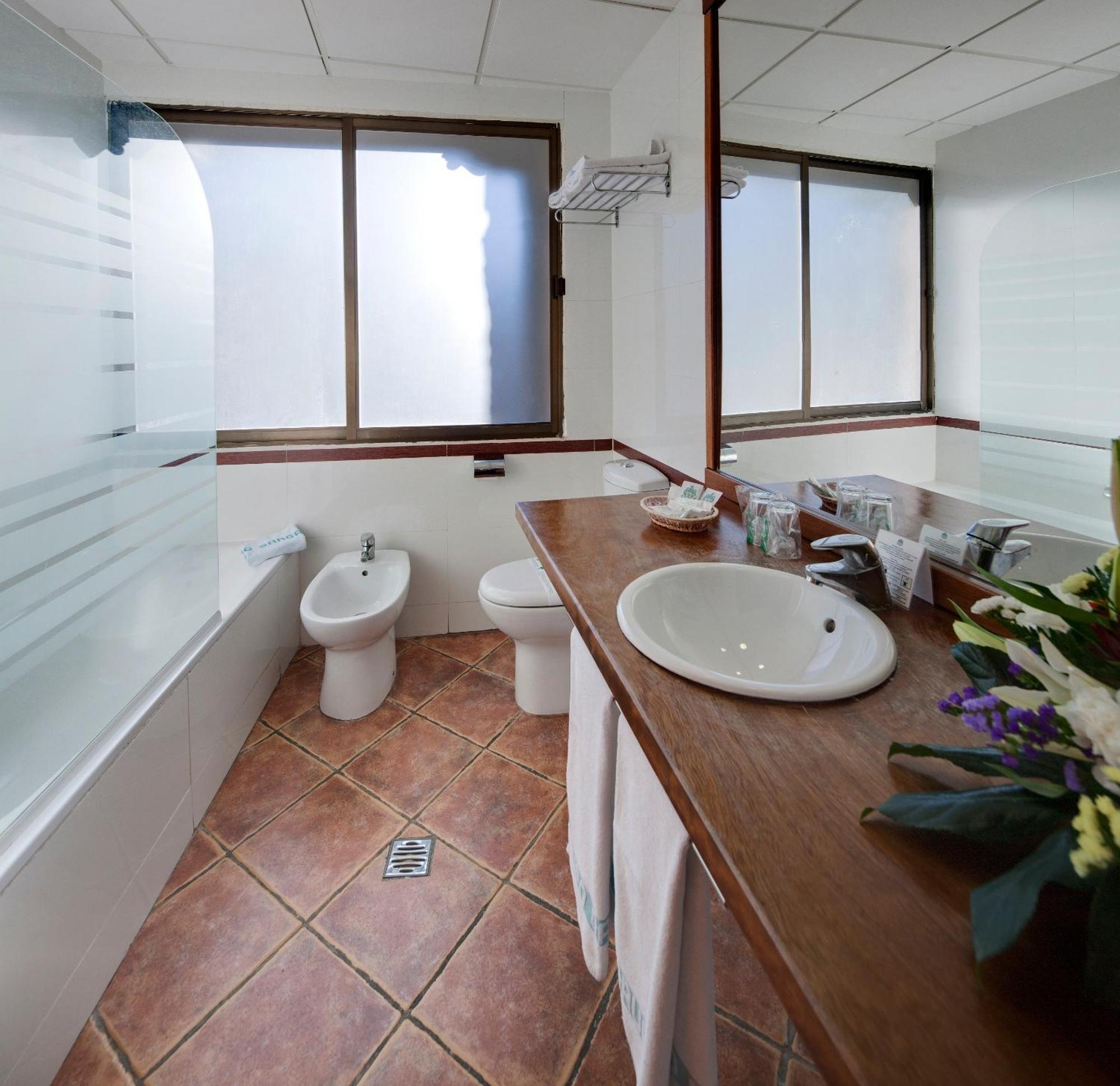 Deluxe Double Room,1593640078:JPEG