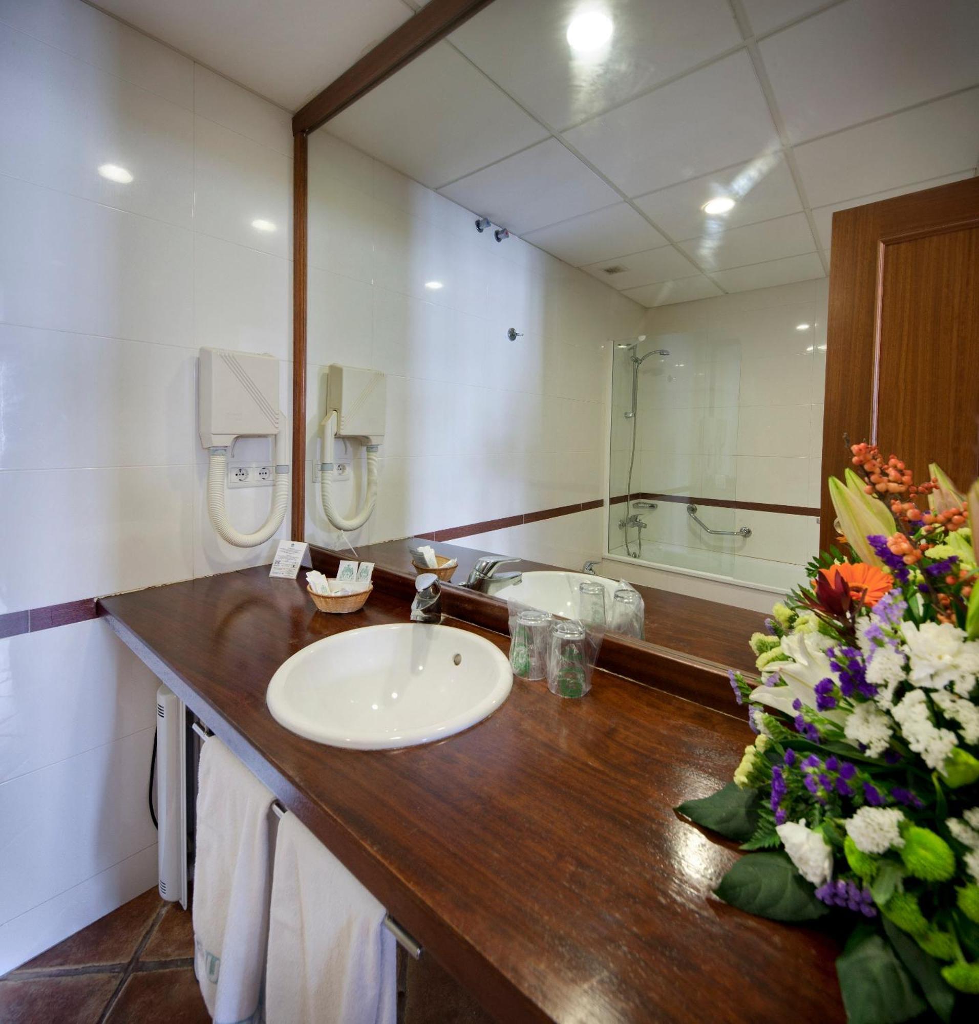 Double Room with Extra Bed,1593640078:JPEG