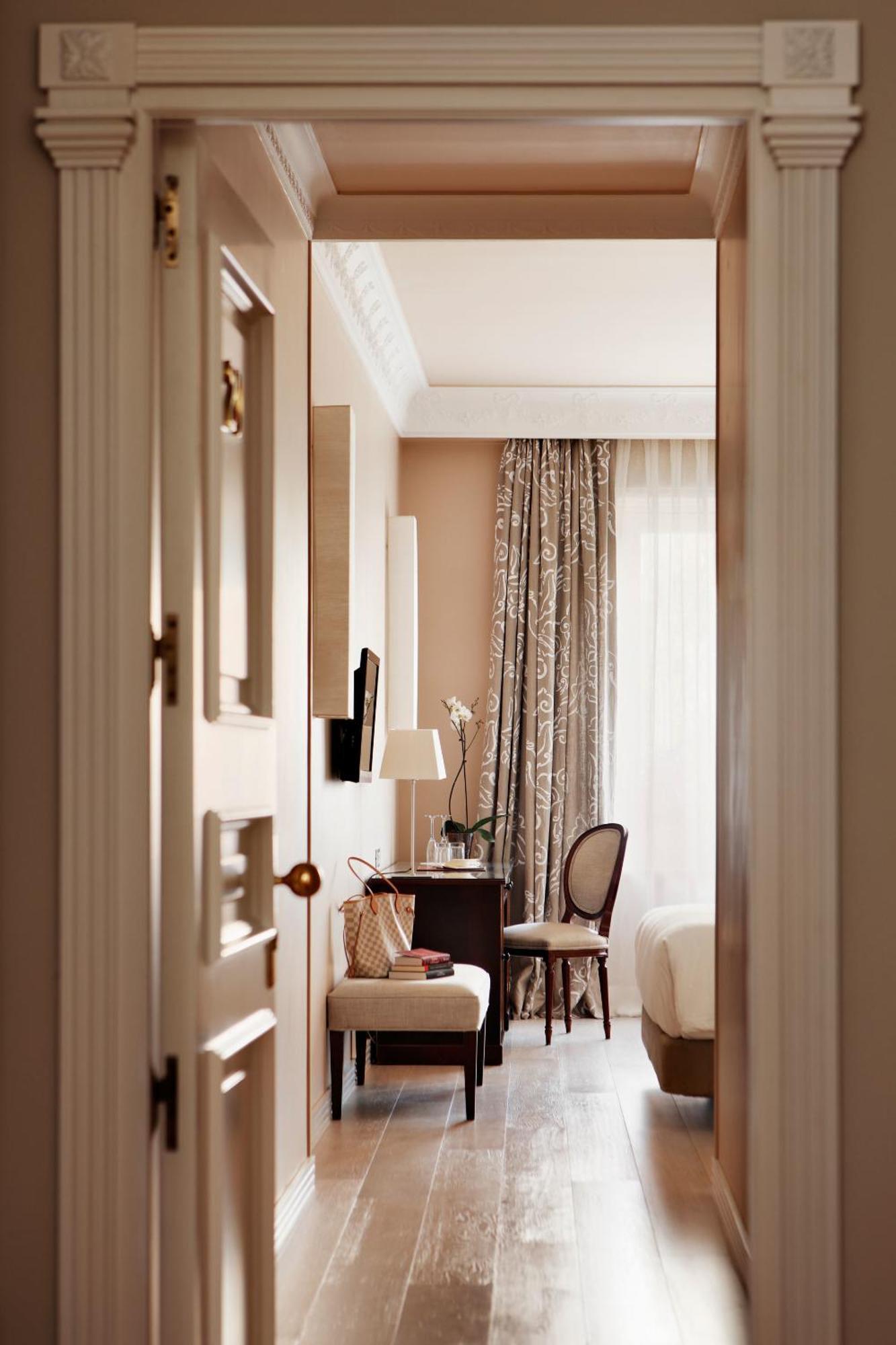 Superior Double or Twin Room,701696704:JPEG