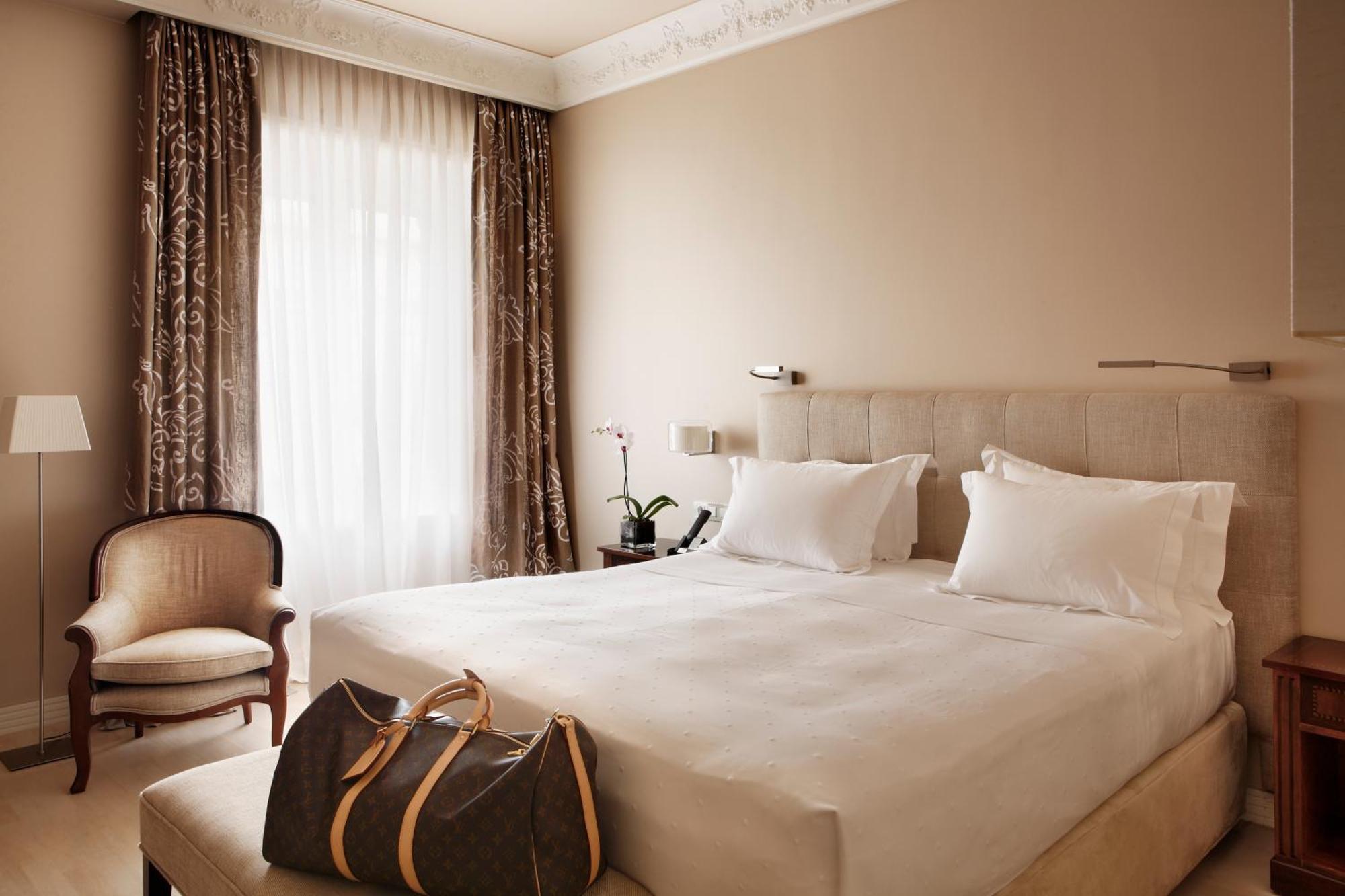 Superior Double or Twin Room,701695627:JPEG