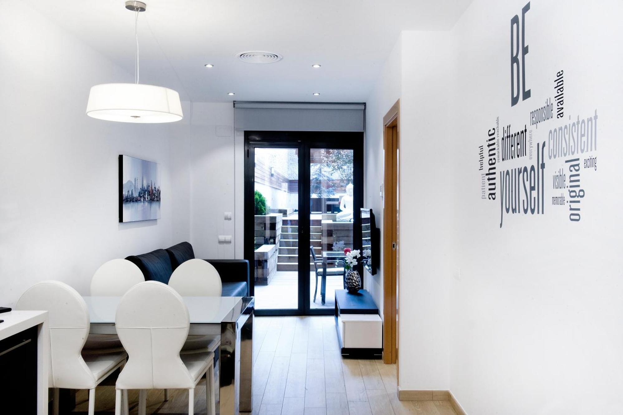 Apartamento de 1 dormitorio con jardín