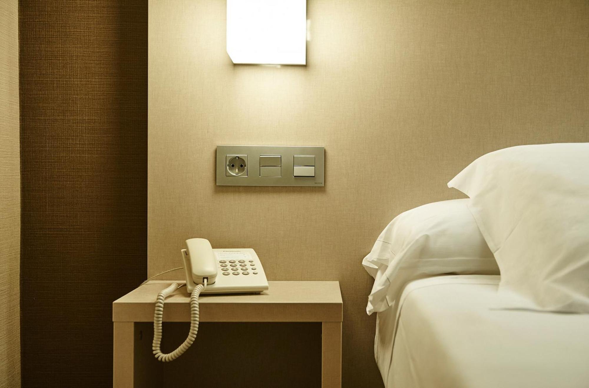 Single Room - Interior Facing,1563278392:JPEG