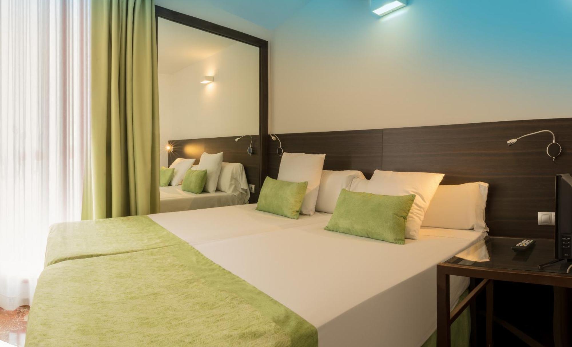 Economy Two-Bedroom Apartment (2 Adults + 1 Child),1465759019:JPEG