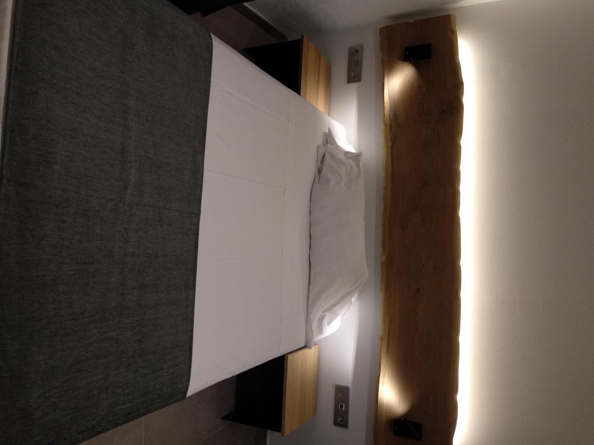 Single Room Bathroom