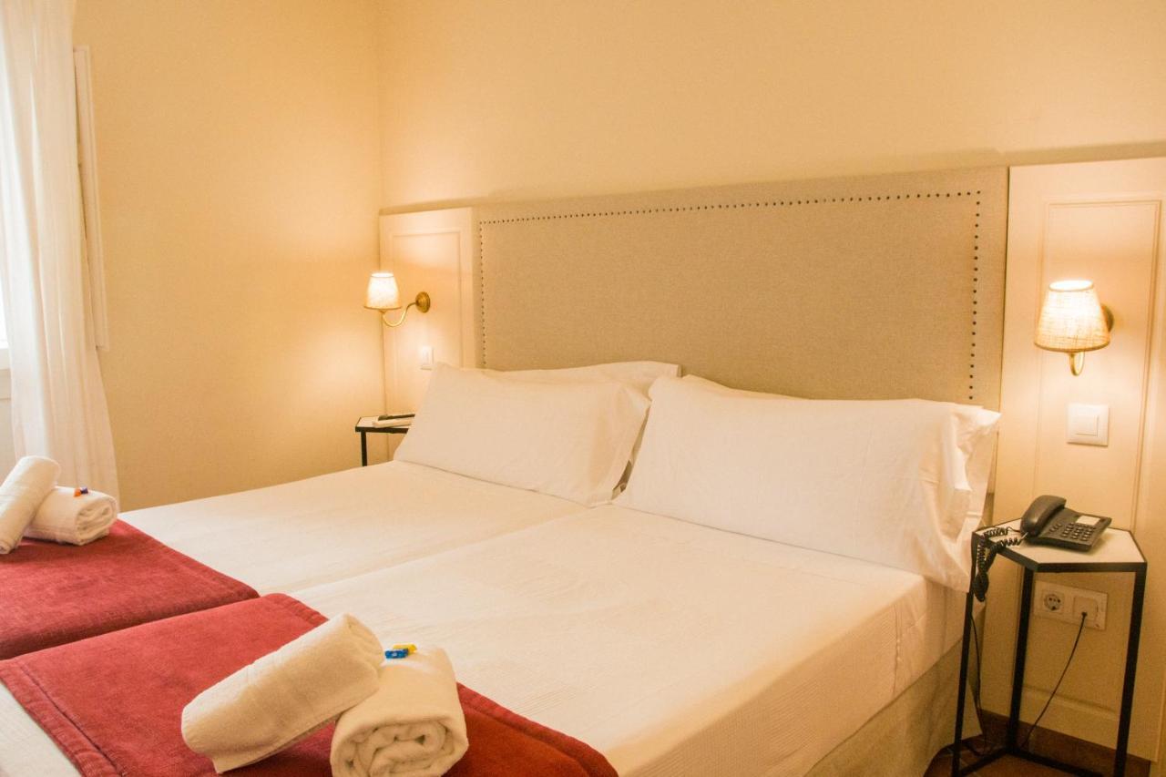 Deluxe Double or Twin Room,719530063:JPEG