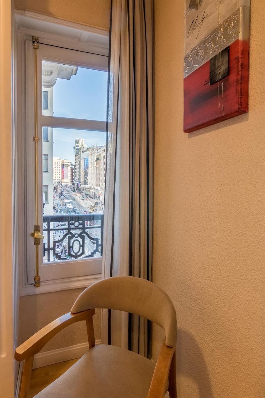 Superior Double Room Gran Via view,736497991:JPEG