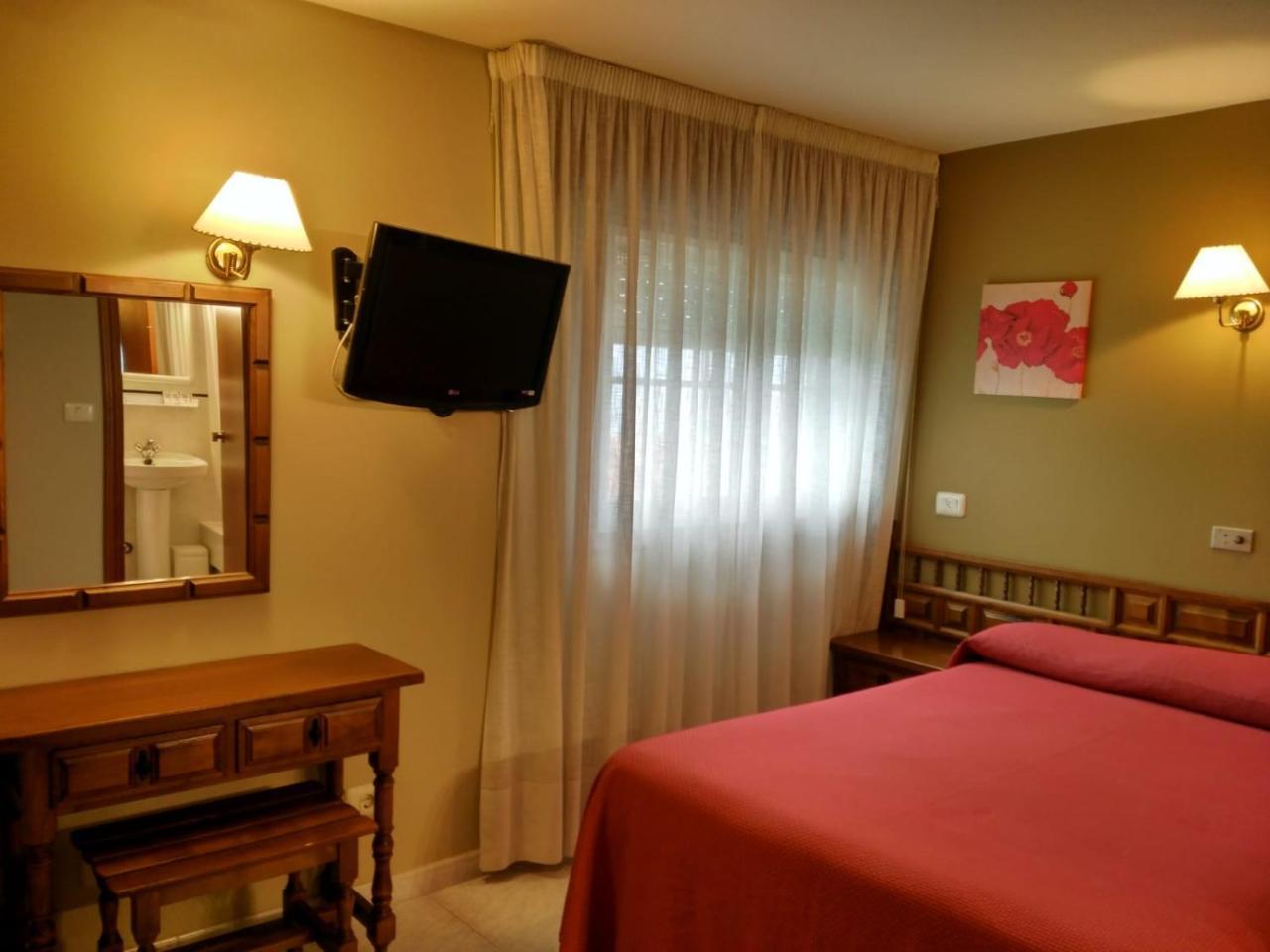 Budget Double Room,1111887942:JPEG
