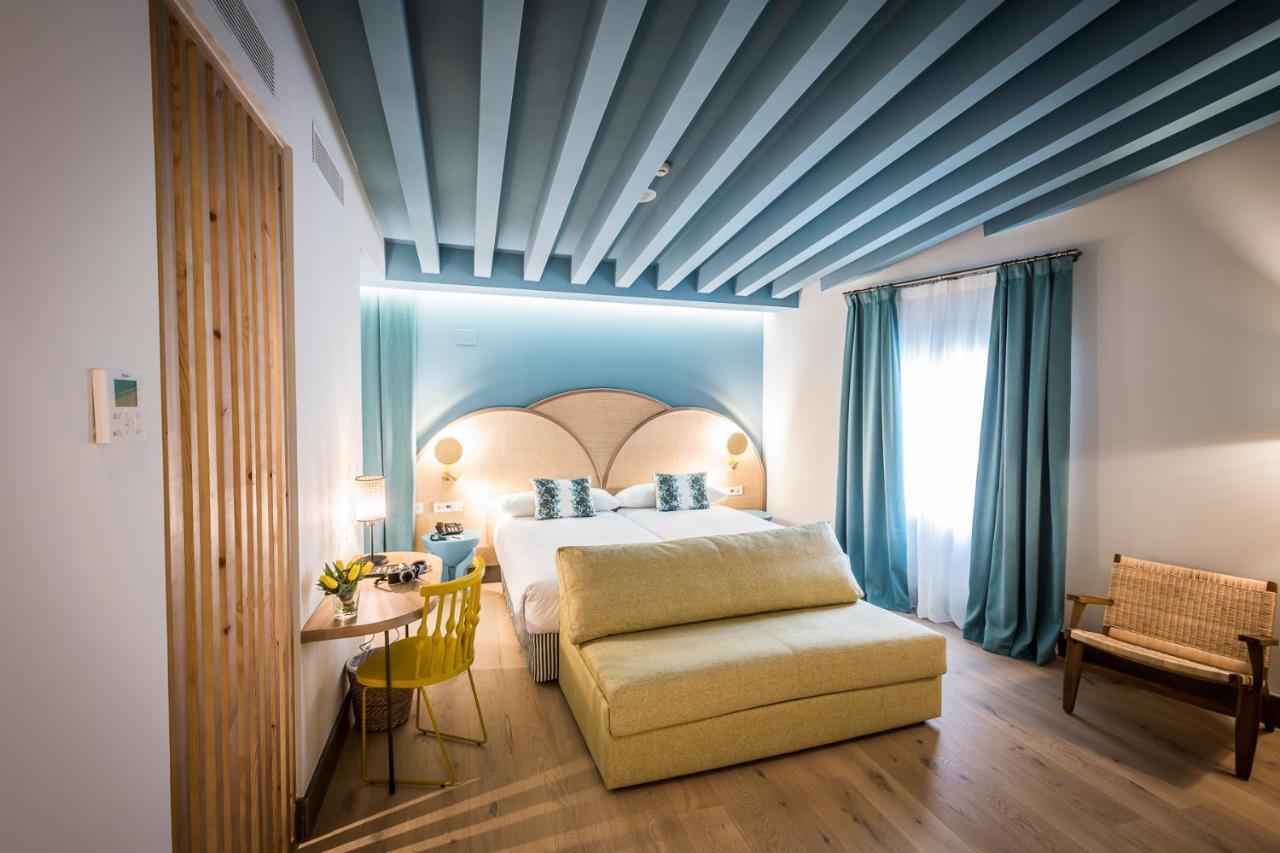 Triple Room,766754851:JPEG