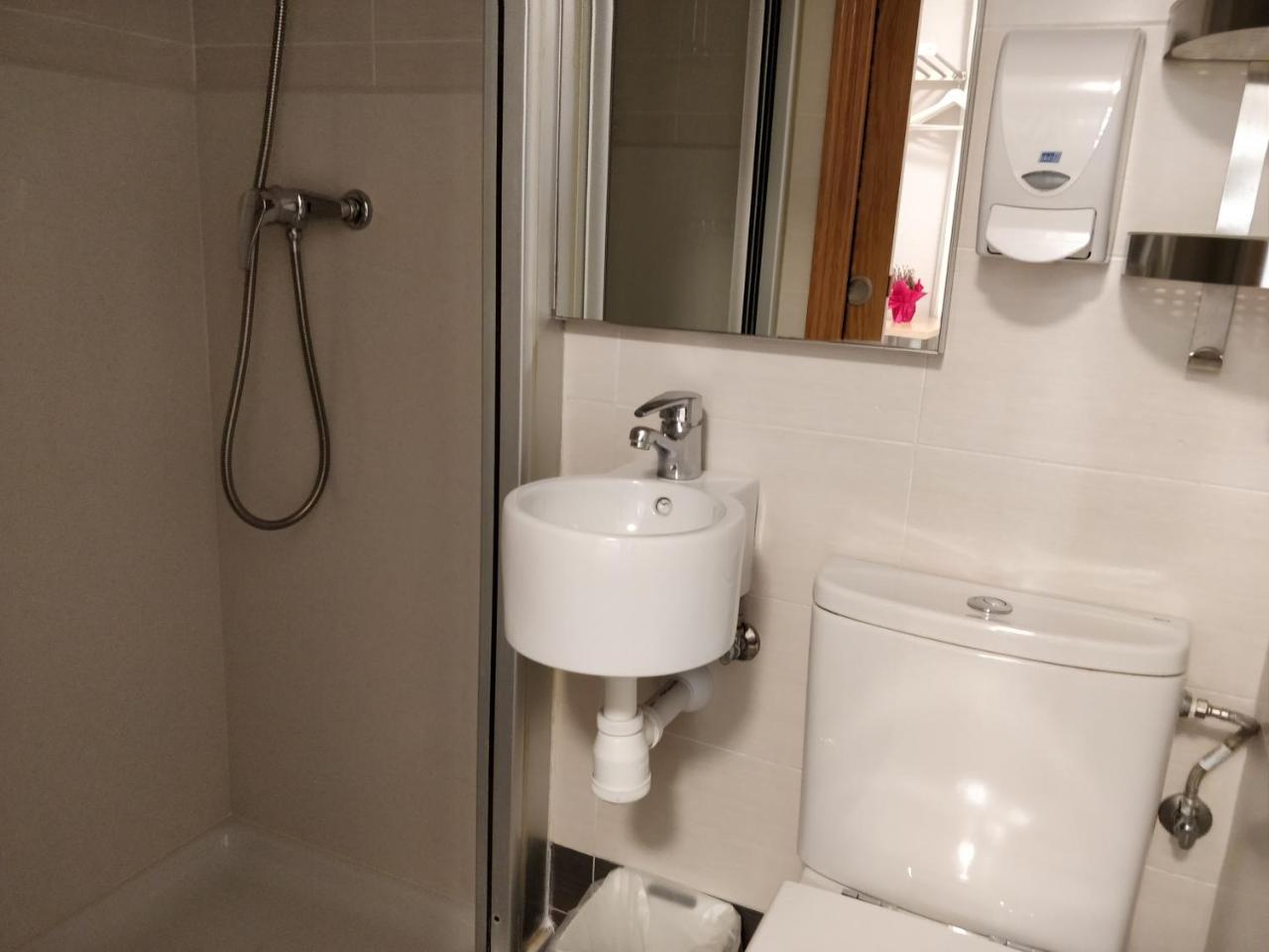 Habitación Individual con baño privado