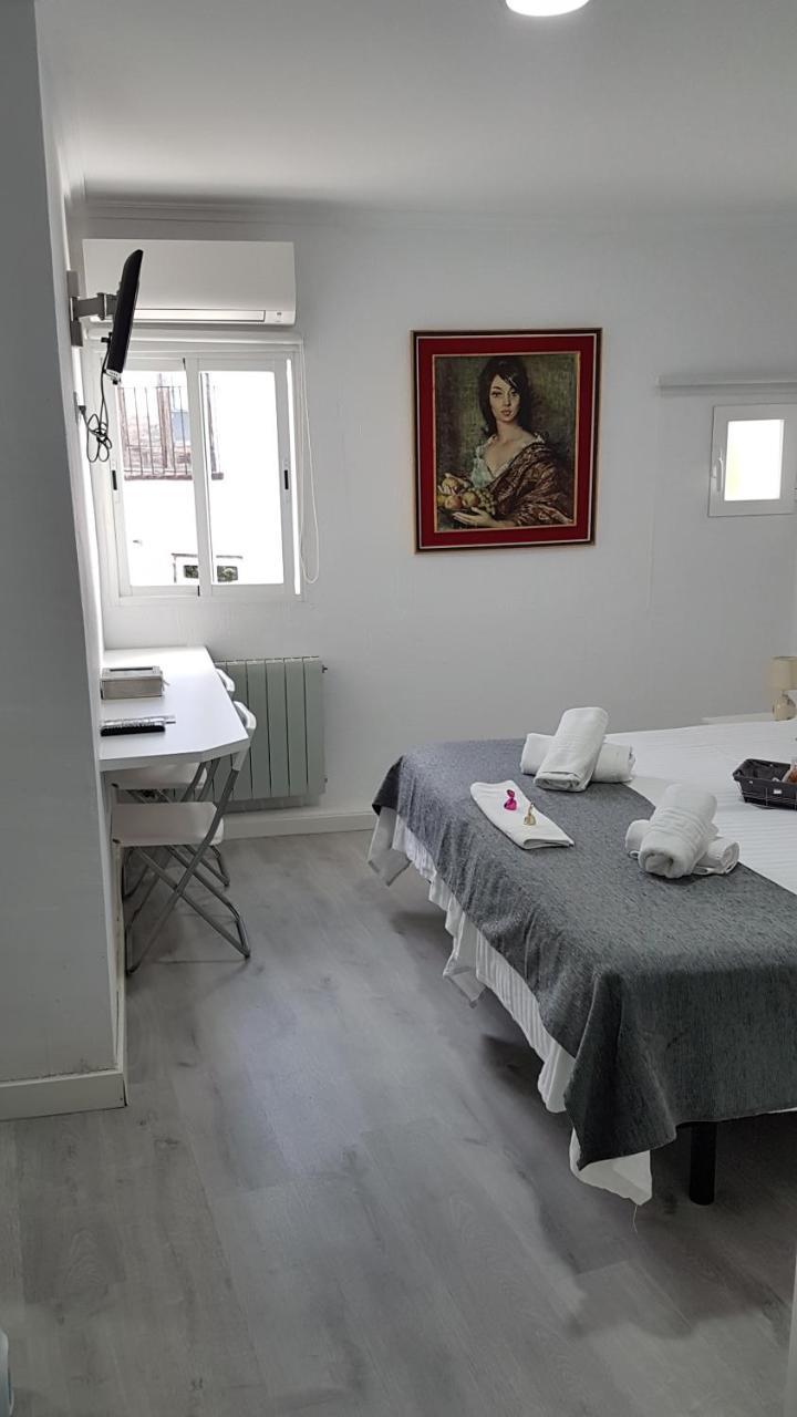 Twin Room Private Bathroom