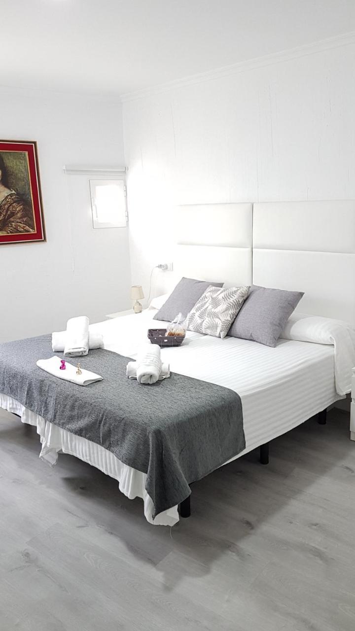 Twin Room Private Bathroom