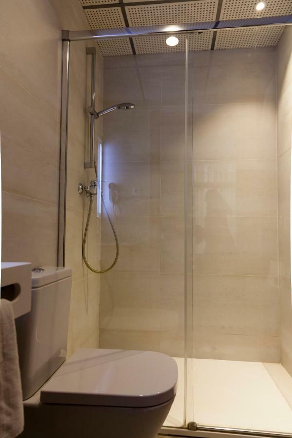 Single Room Bathroom