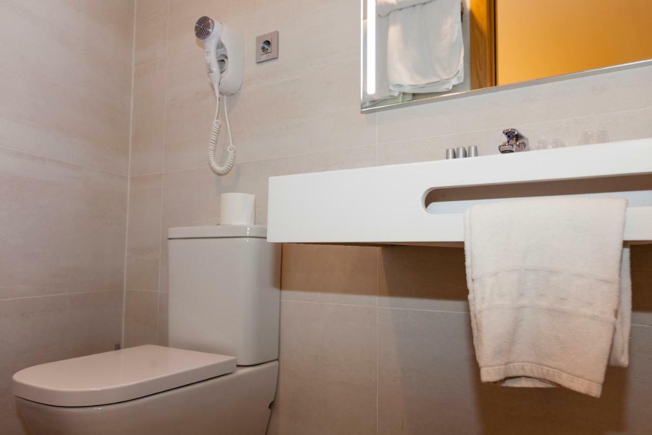 Single Room Bathroom