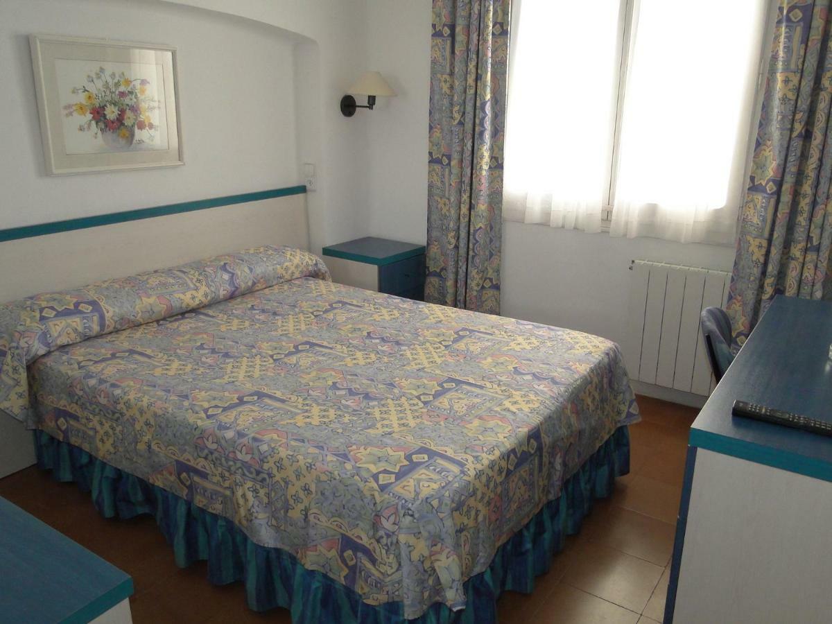 Small Double Room,983741992:JPEG