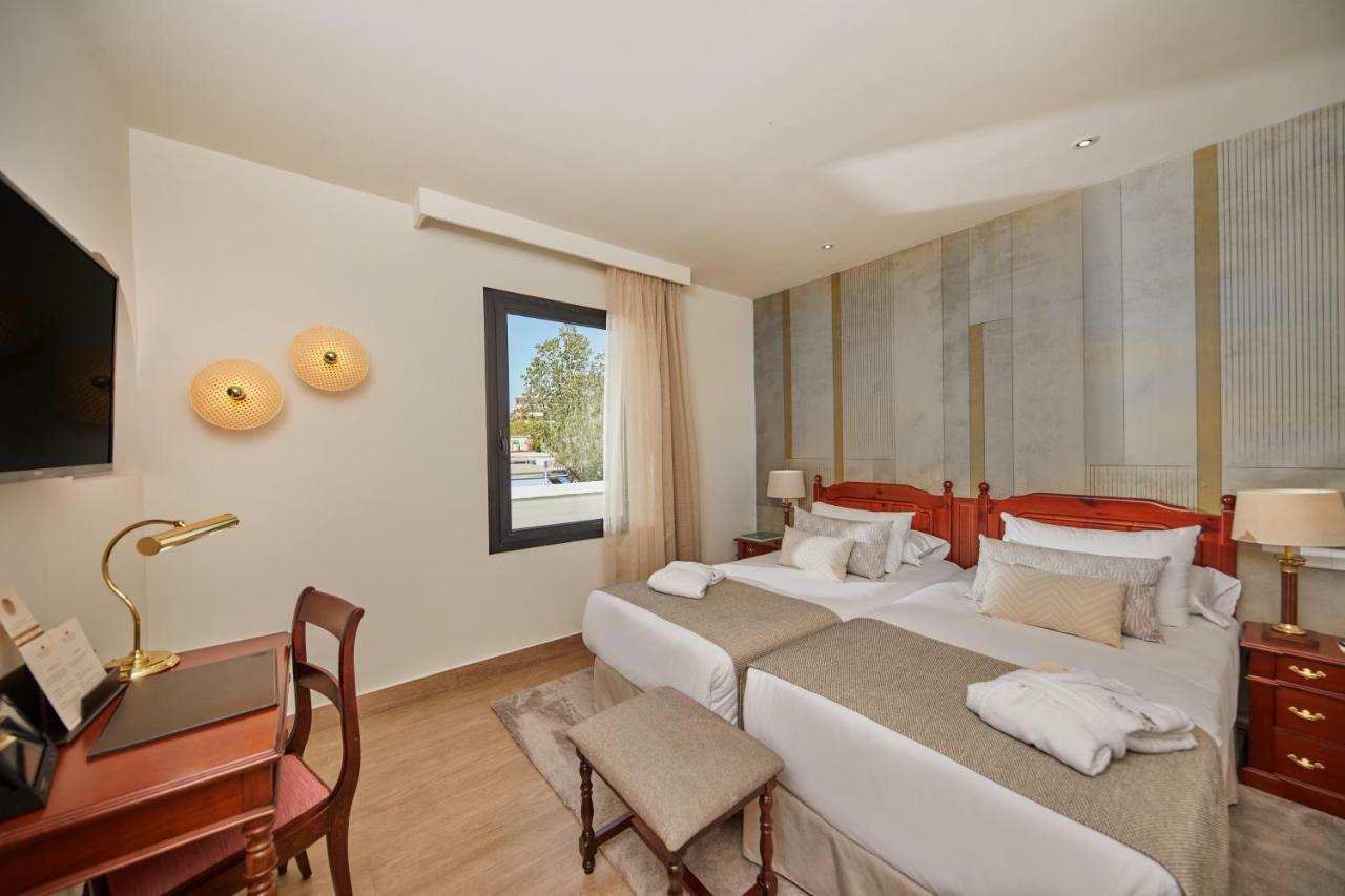 Classic Double Room Frontal Sea View