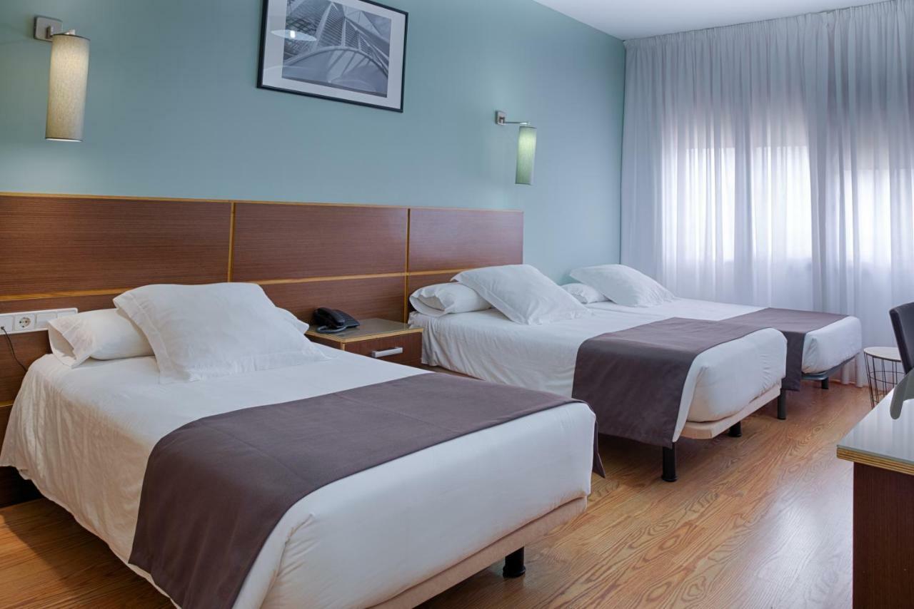 Deluxe Triple Room,805813650:JPEG