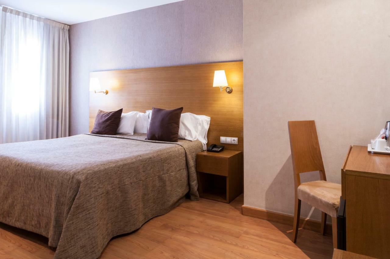 Double or Twin Room,813385842:JPEG