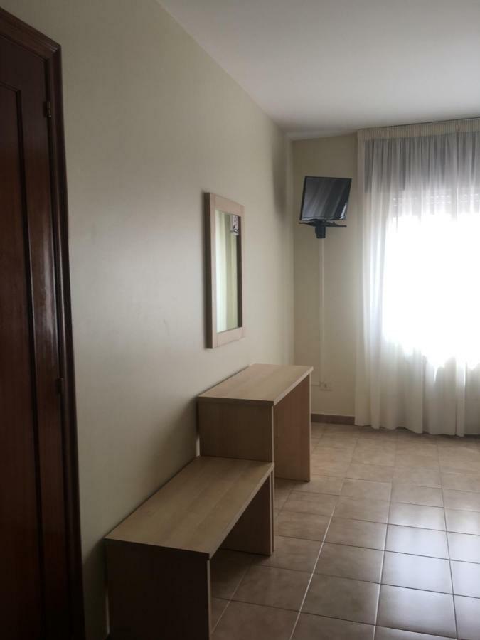 Standard Triple Room,828635492:JPEG