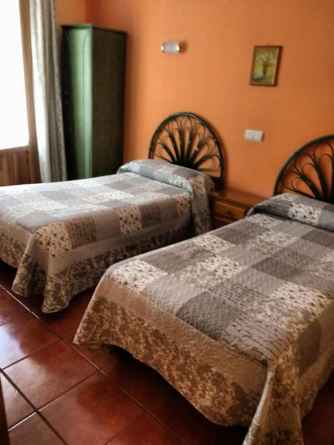 Budget Twin Room,1111654251:JPEG
