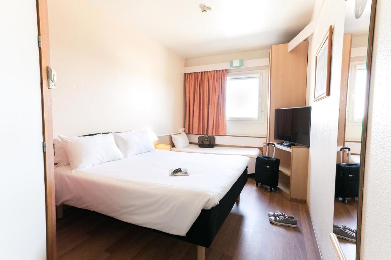 Family Room with One Double Bed and Extra Bed,1214605663:JPEG