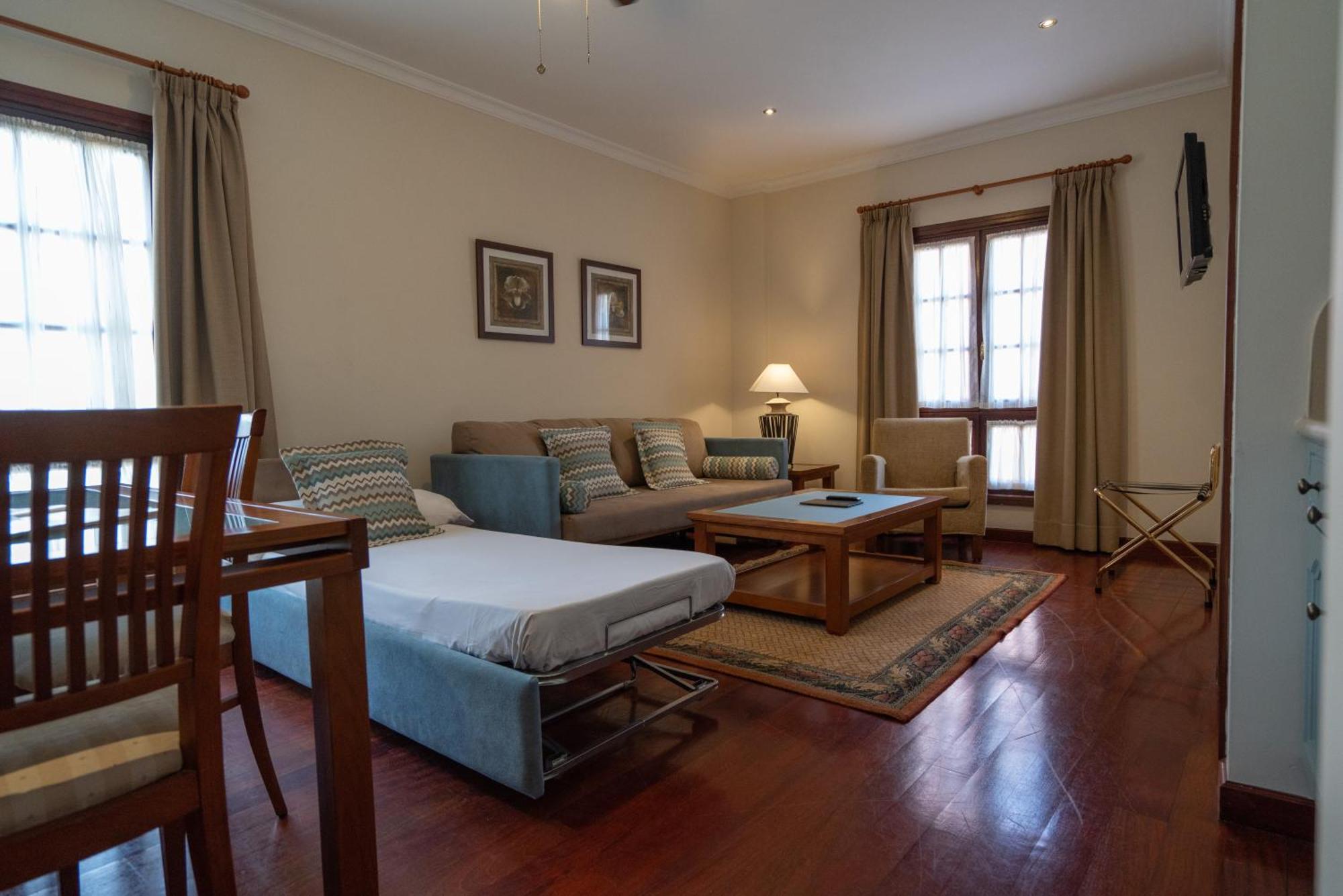 Family Room,1226811101:JPEG