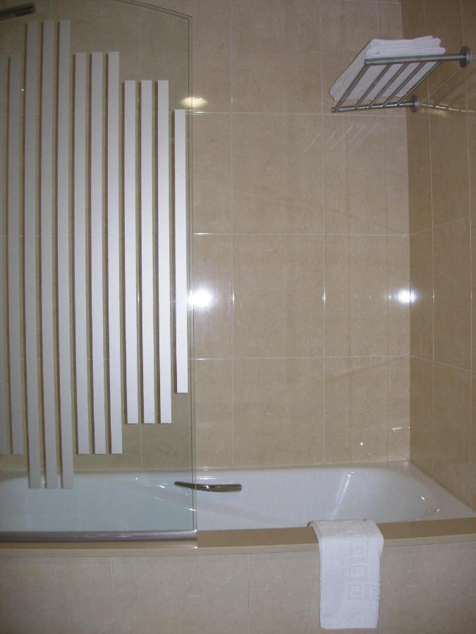 Classic Triple Room,965899774:JPEG