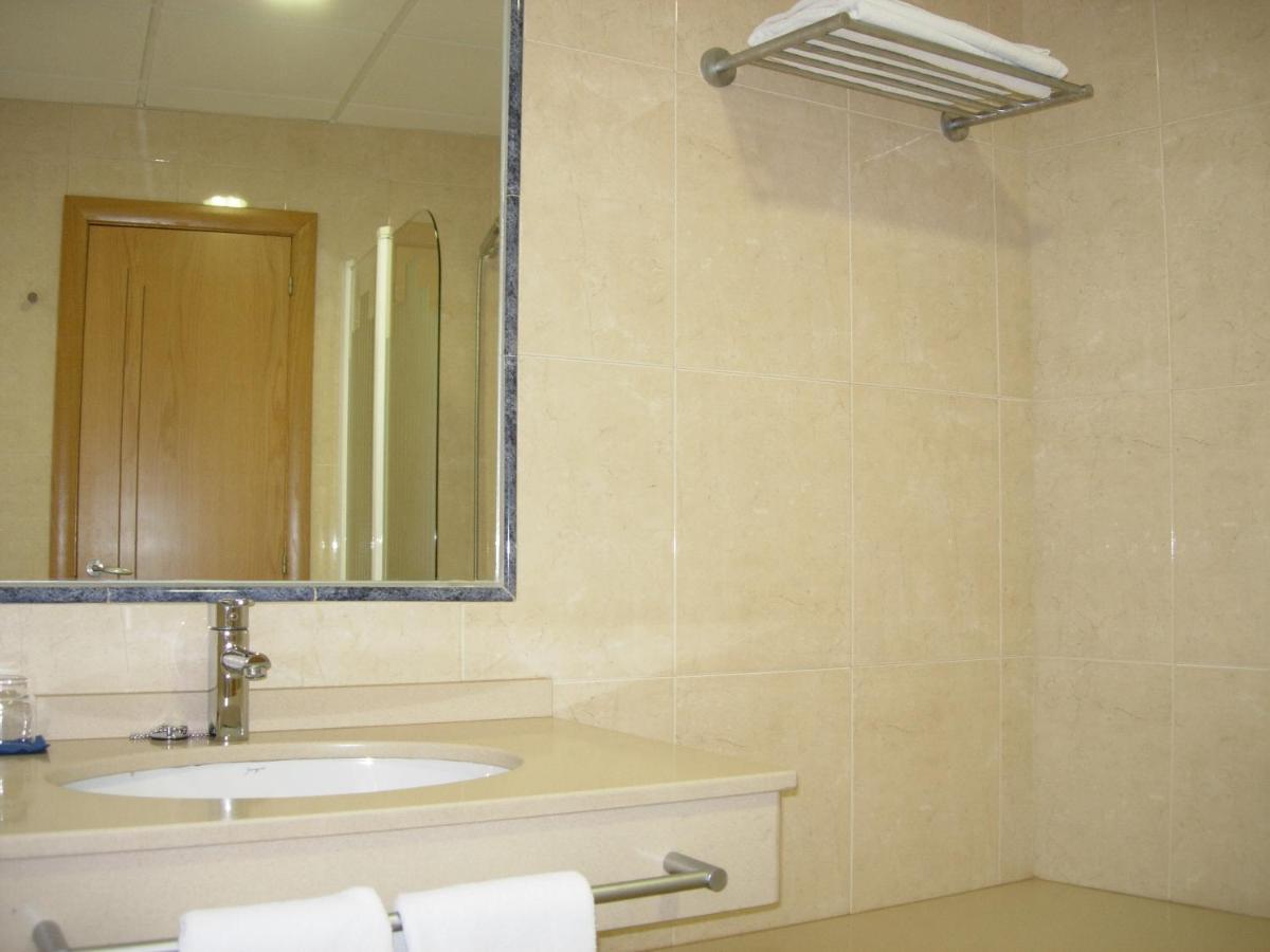 Classic Triple Room,979546048:JPEG