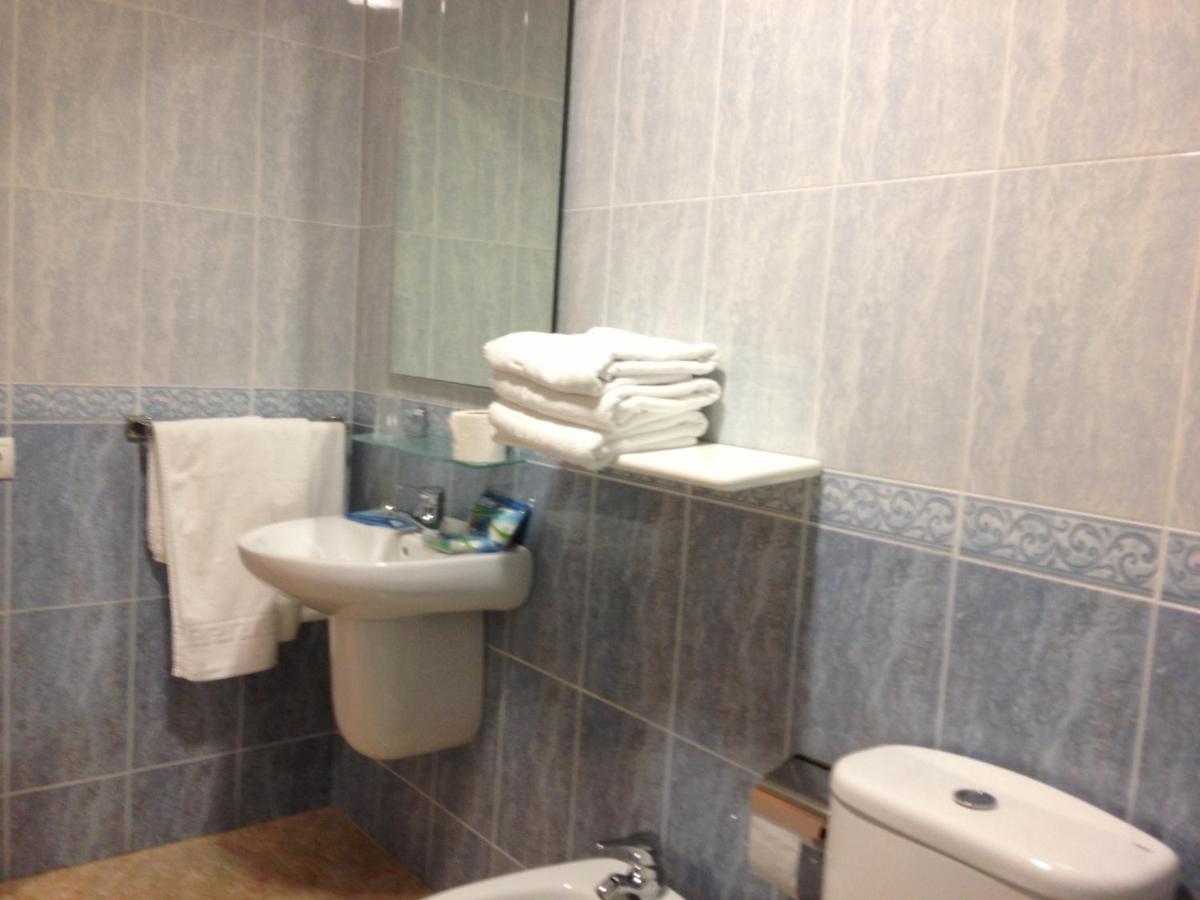 Family Room,830712440:JPEG