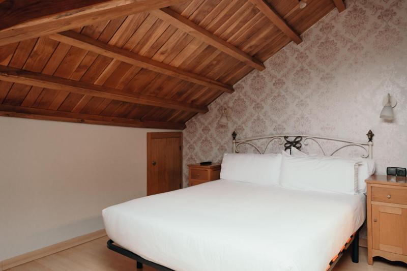 Double Room Attic,979288186:JPEG