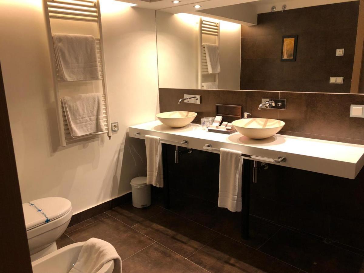 Duplex Suite with Spa Bath,992709397:JPEG