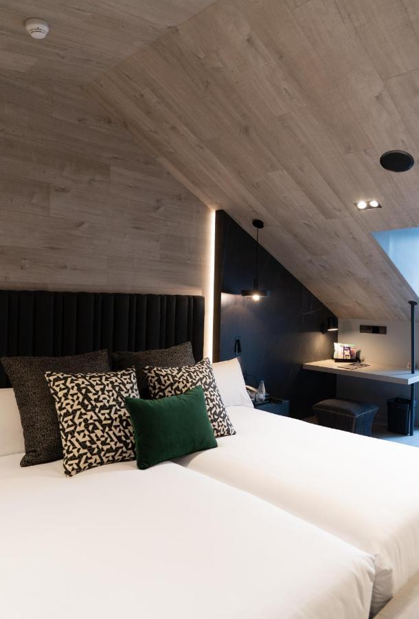 Penthouse Room with Terrace,989273731:JPEG